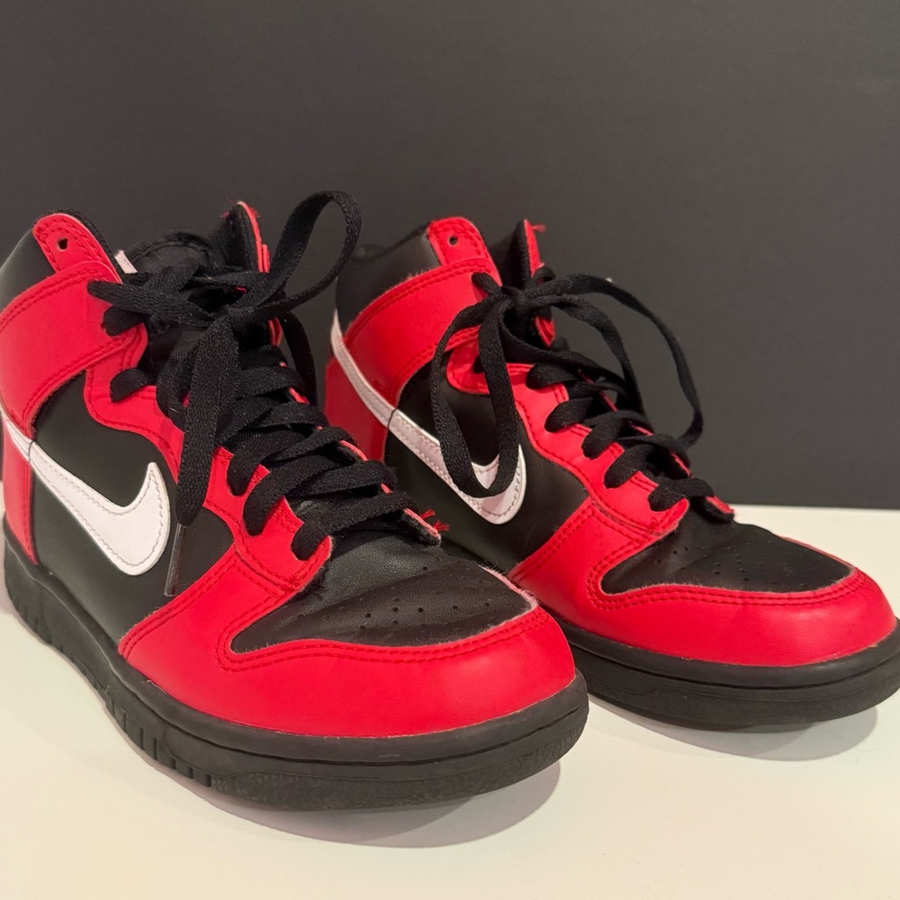 Nike Dunk High (GS) Red and Black Sneakers Size 5Y Style DB2179-003